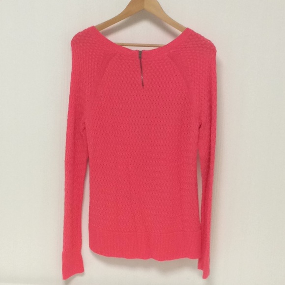 American Eagle Hot Pink Sweater - Picture 4 of 4
